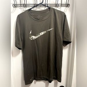Dark brown short sleeve Nike tee w/ white camo swoosh